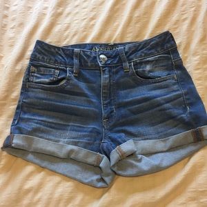 AMERICAN EAGLE CLASSIC SHORT SHORTS